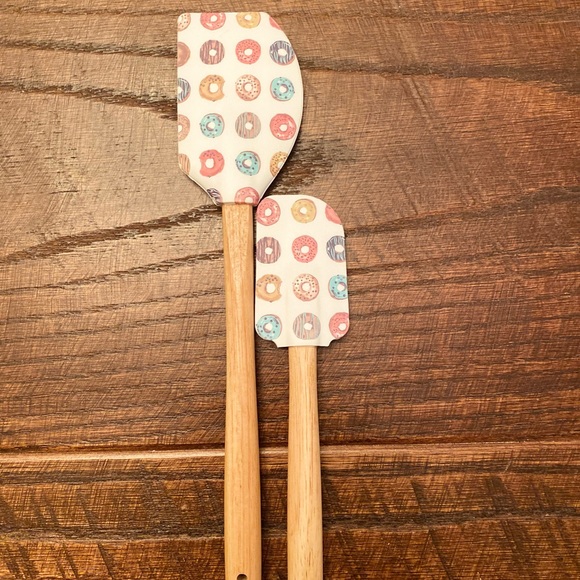 Valentine's Day Donut Themed Silicone Spatula Set of 2, Donut Stop Believen' - Picture 13 of 13